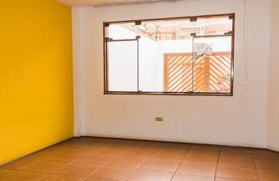 VENTA DE CASA EN LAS ACACIAS - URB. SANTA VICTORIA